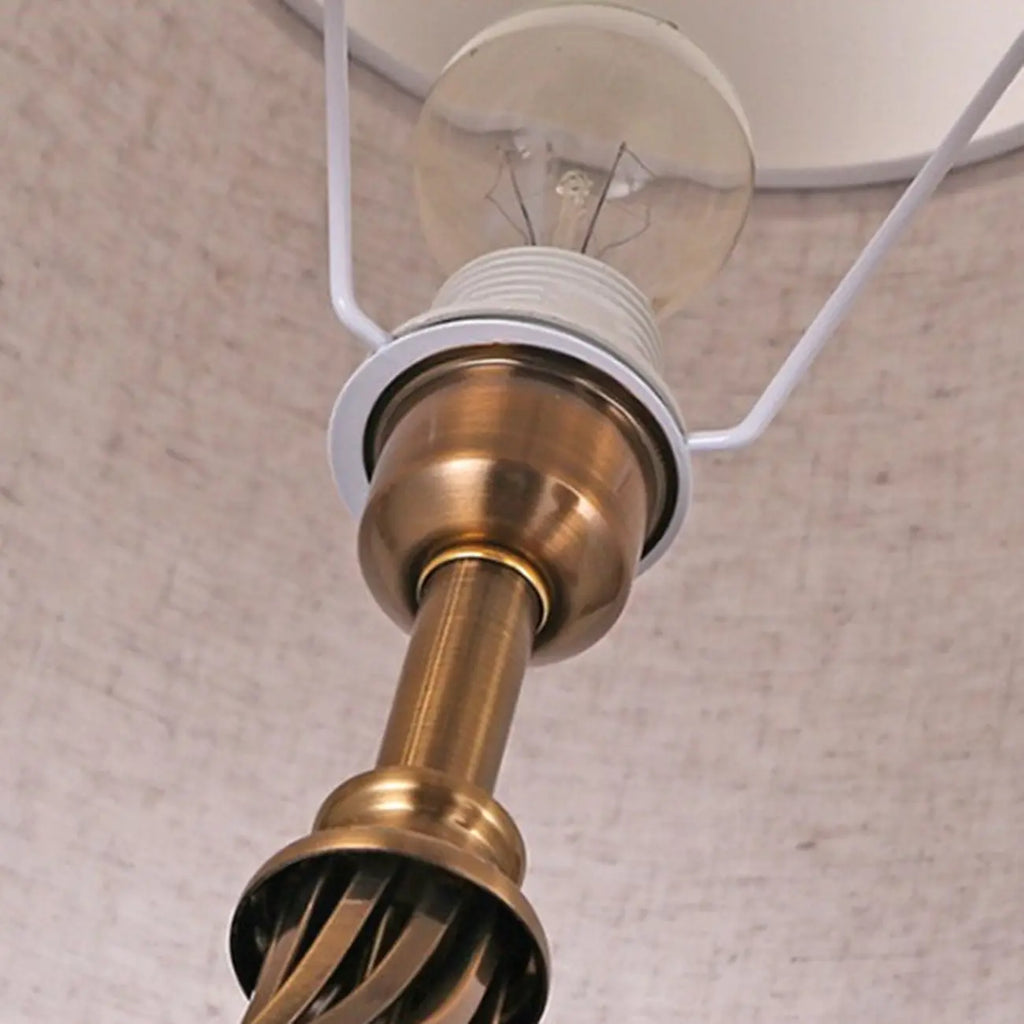 Lampe de chevet LED géométrique en tissu, base en laiton antique