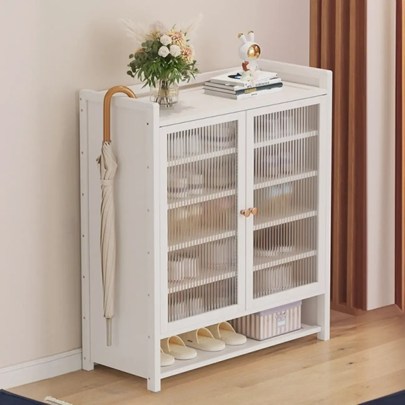 Armoire à chaussures à plusieurs niveaux avec portes réglables en bois et acrylique