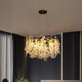 Lustre élégant suspendu en verre à branches dorées