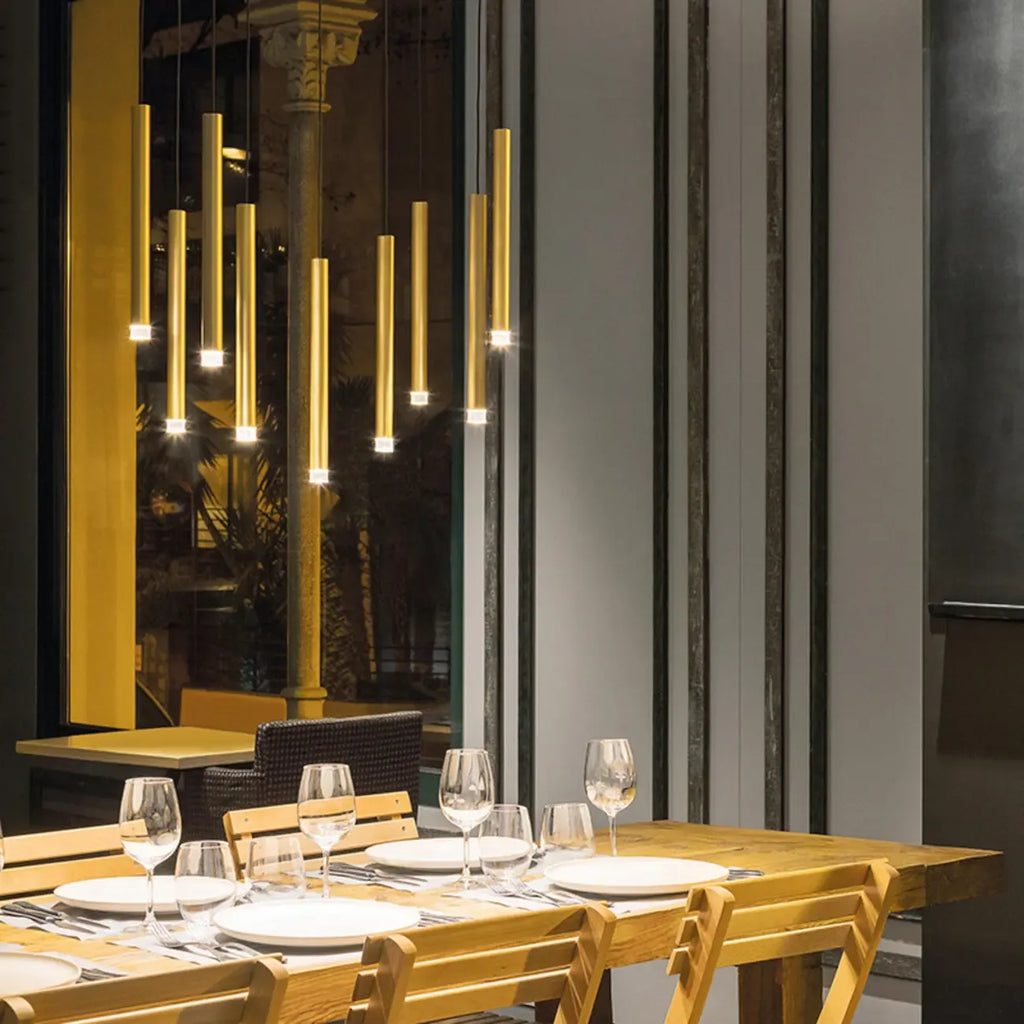 Suspension LED cylindrique dorée moderne et fine pour salle à manger