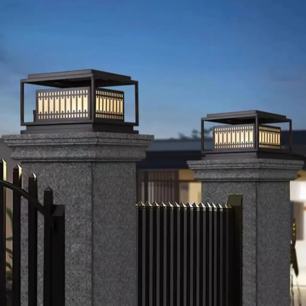 Lampadaires extérieurs solaires modernes et simples à grille noire