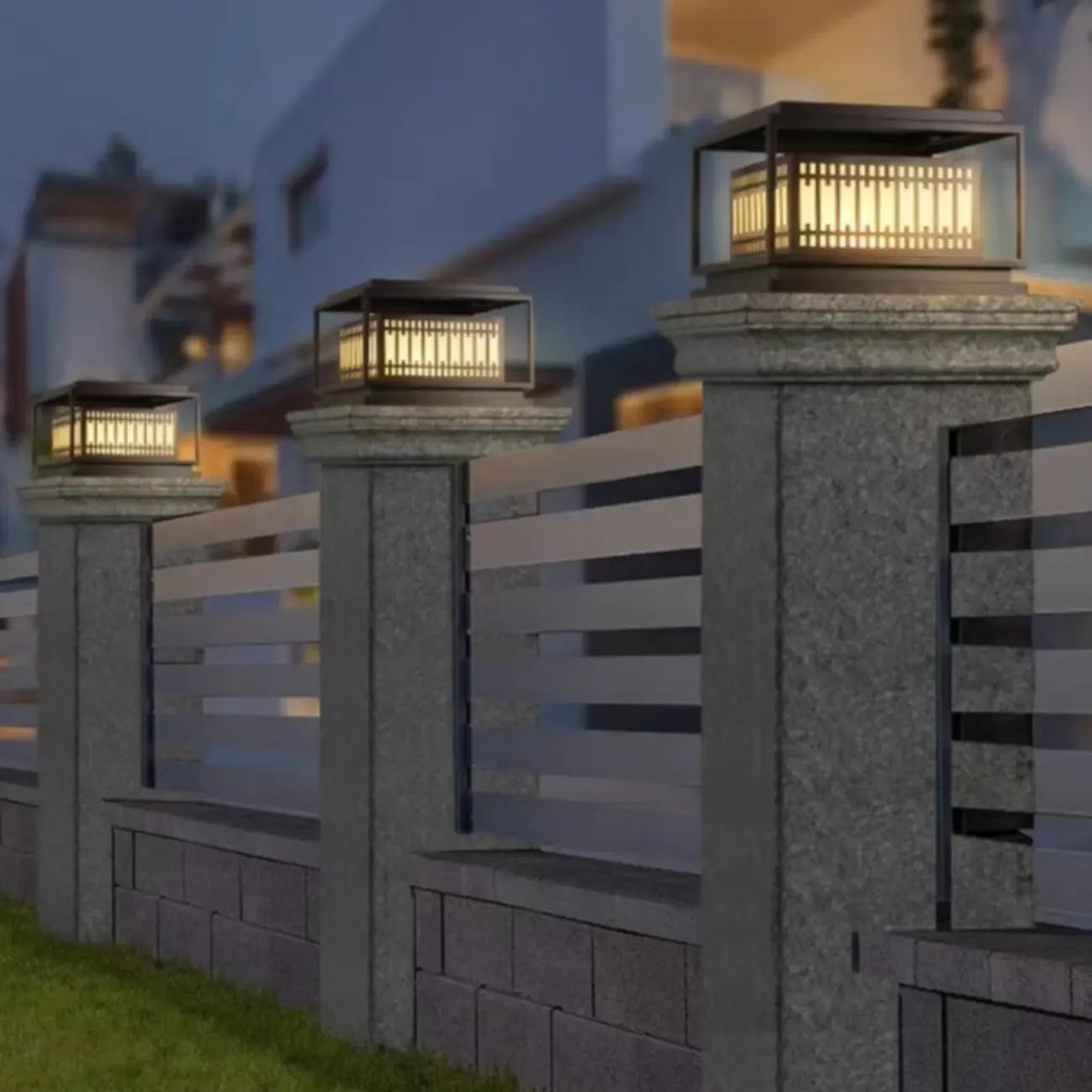 Lampadaires extérieurs solaires modernes et simples à grille noire
