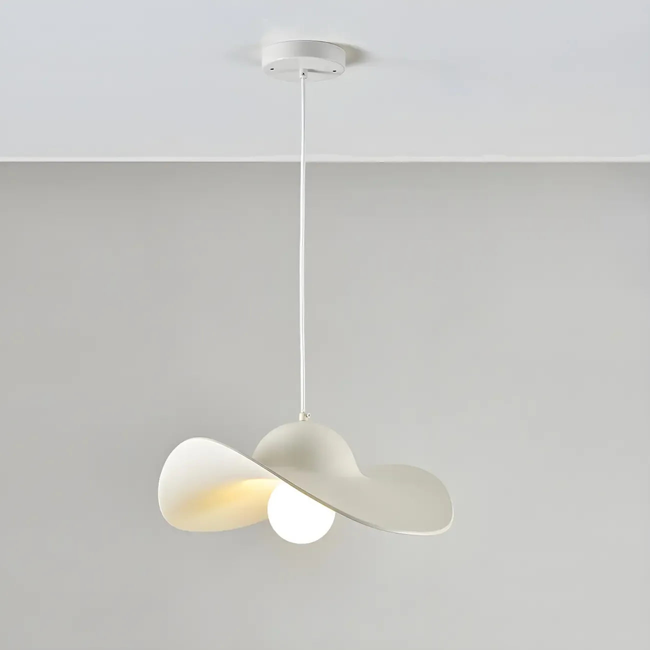 Suspension moderne en résine en forme de chapeau pour la cuisine