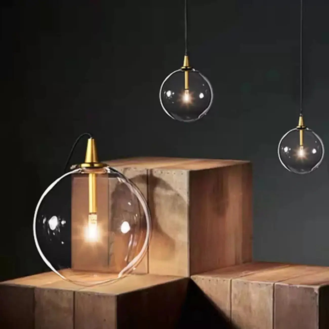 Suspension moderne en verre texturé transparent et bois