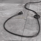 Lampadaire minimaliste en noyer avec table et abat-jour en tissu