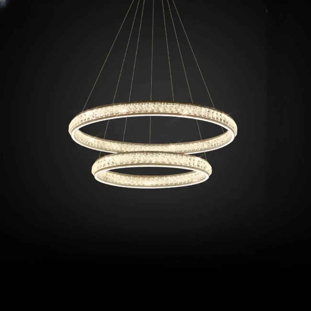 Lustre de luxe à anneaux dorés étagés en cristal et LED
