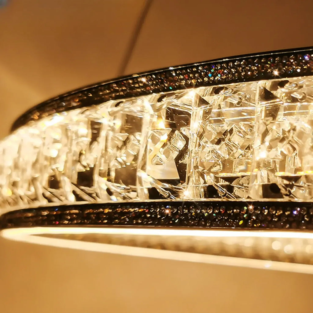 Lustre de luxe à anneaux dorés étagés en cristal et LED