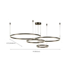 Lustre moderne à anneaux métalliques dorés à plusieurs niveaux avec LED