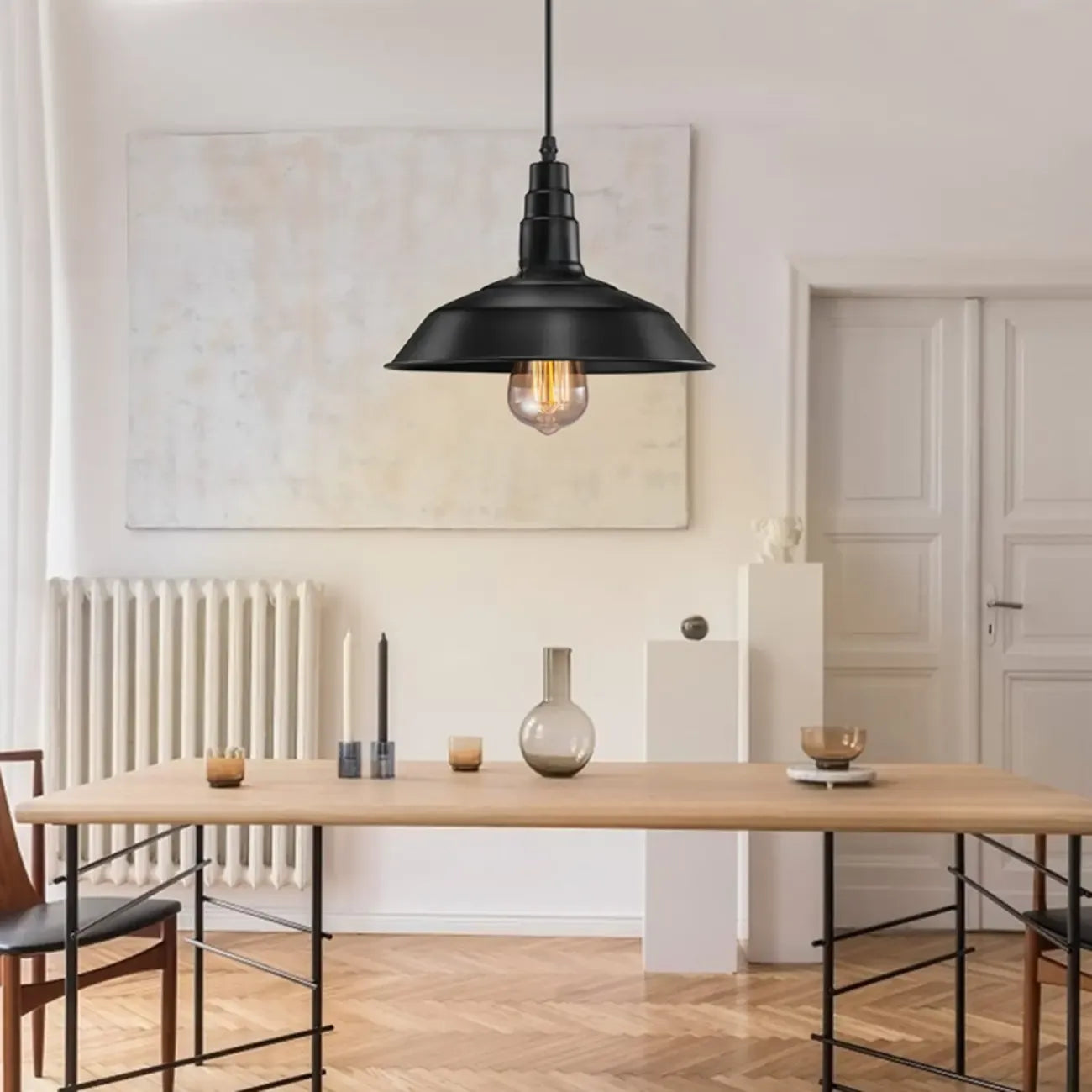 Suspension industrielle en fer noir pour cuisine