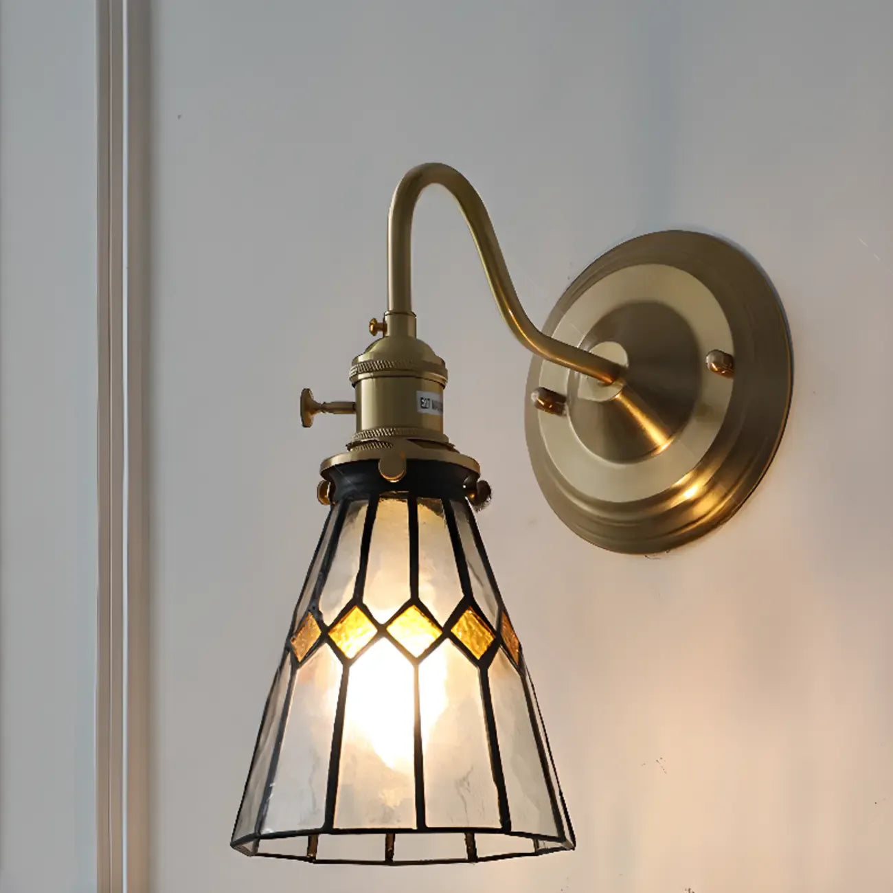 Applique murale vintage en verre avec accents en laiton, câblée