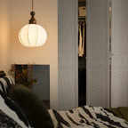 Suspension moderne en tissu blanc avec globe et hauteur réglable