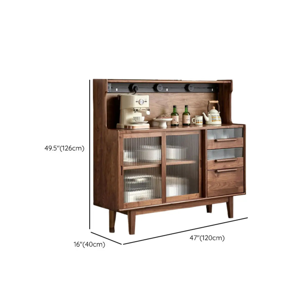 Buffet large en bois de noyer nordique avec porte coulissante en verre