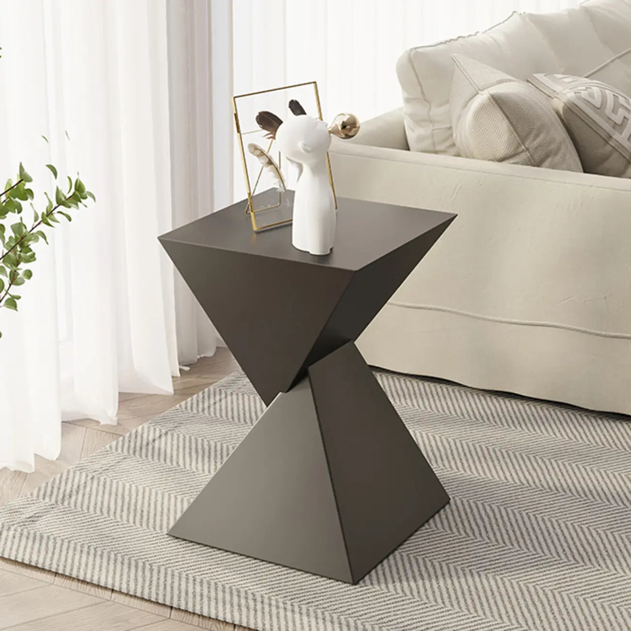 Table d'appoint torsadée en fer noir pour salon