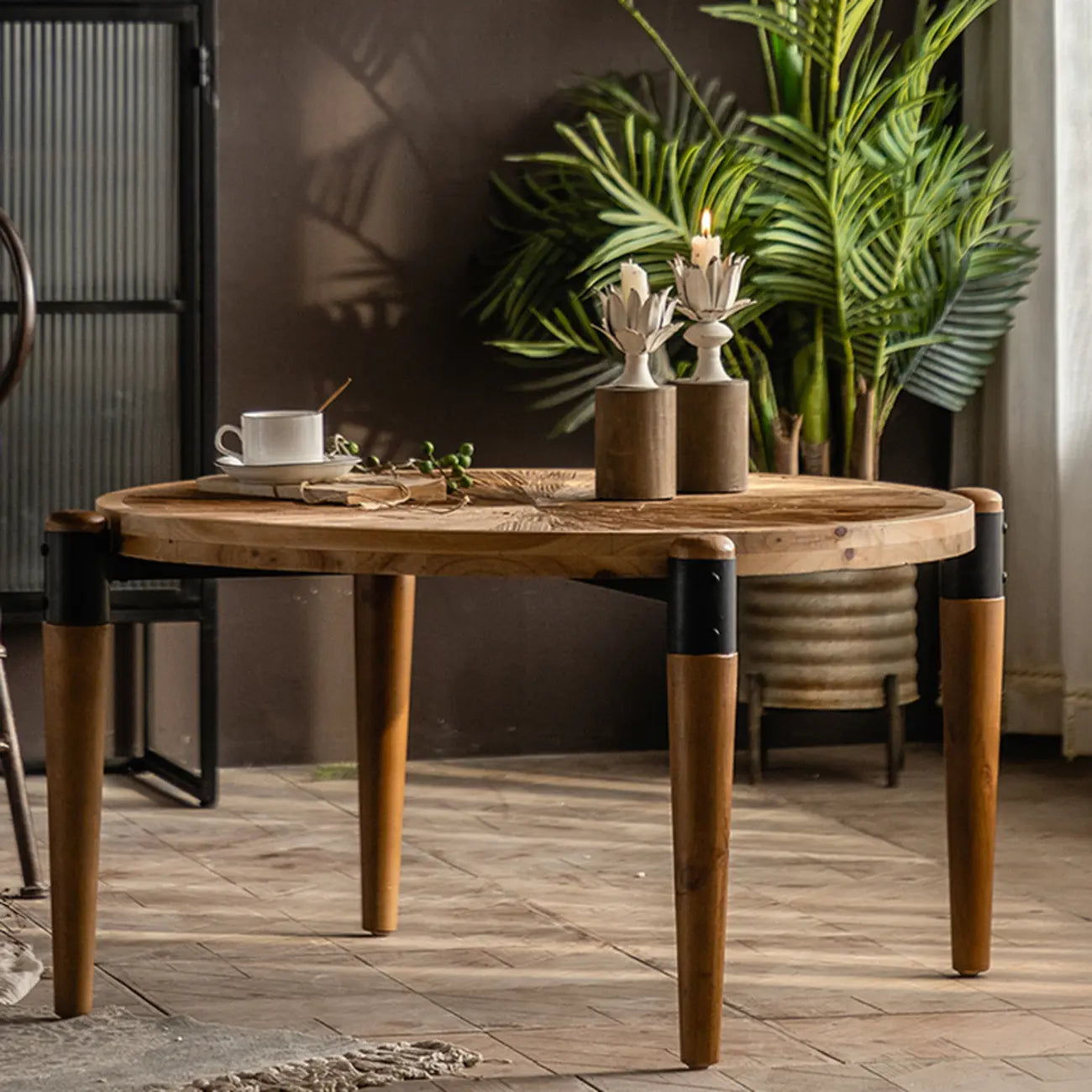 Table basse/table à manger ronde moderne en bois naturel à quatre pieds