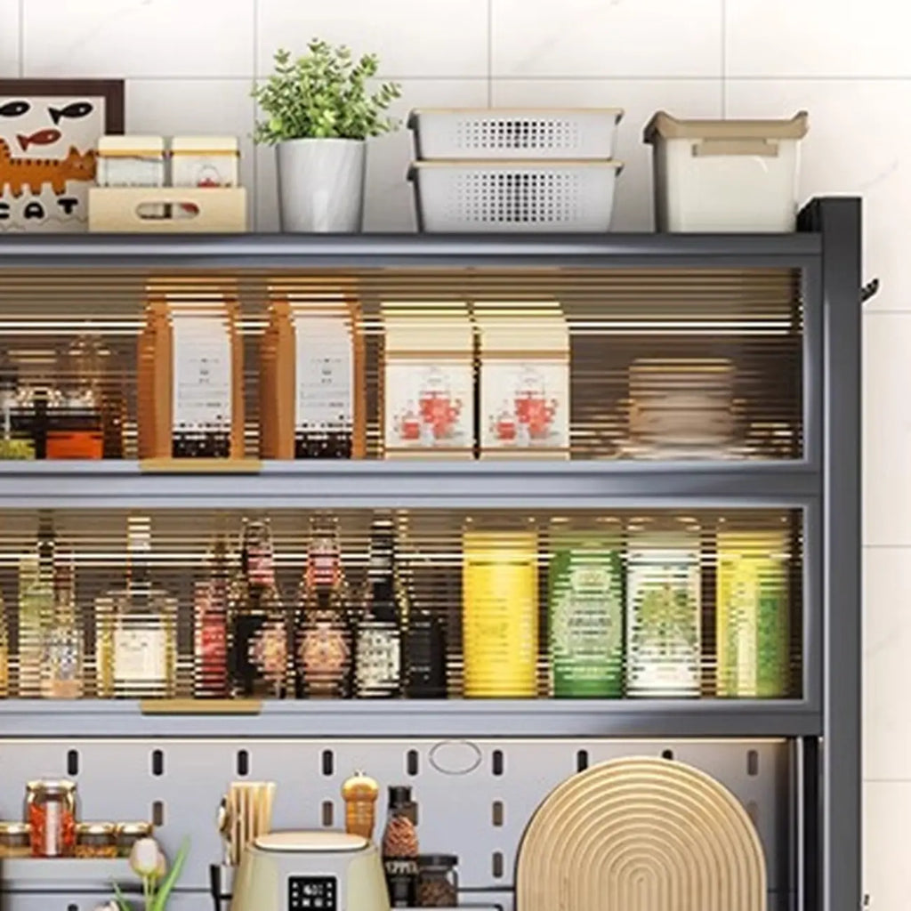 Buffet simple en métal perforé avec porte vitrée