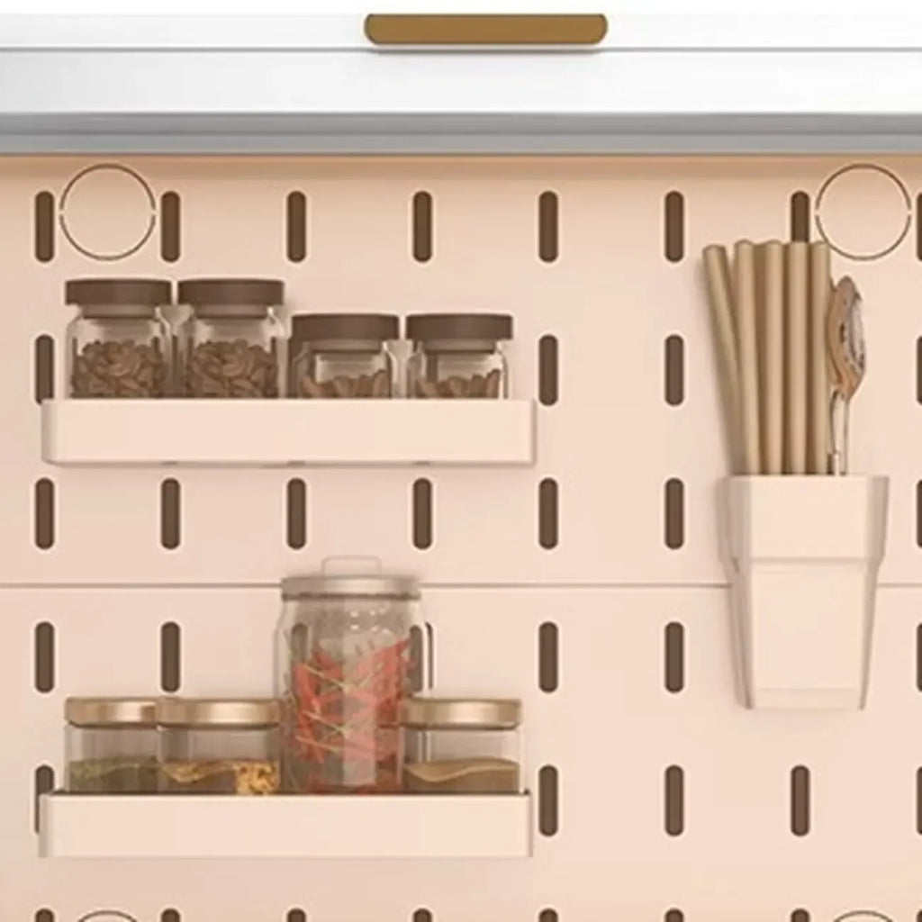 Buffet simple en métal perforé avec porte vitrée