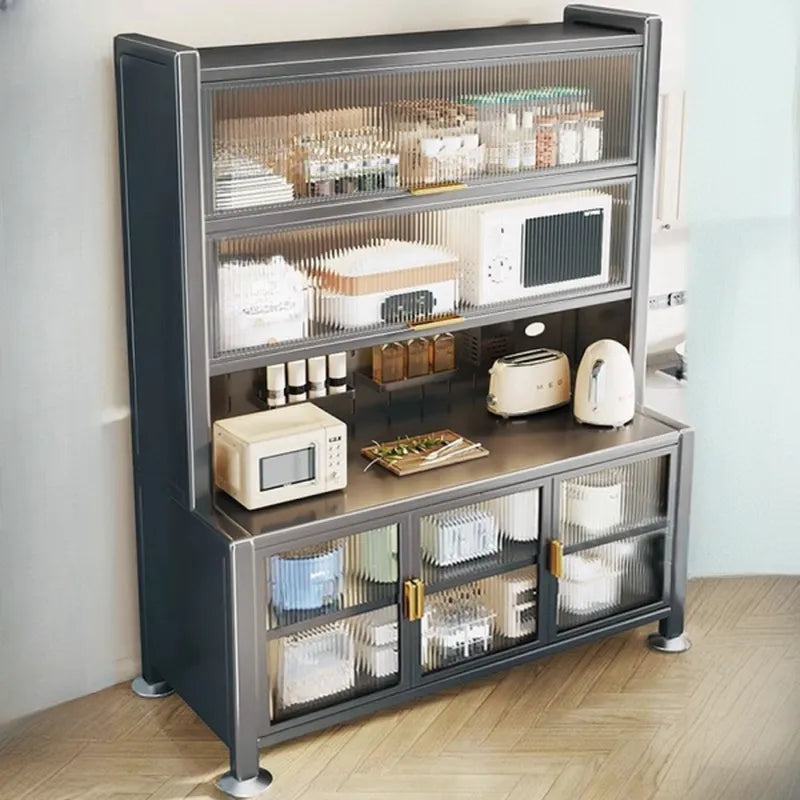 Buffet simple en métal perforé avec porte vitrée