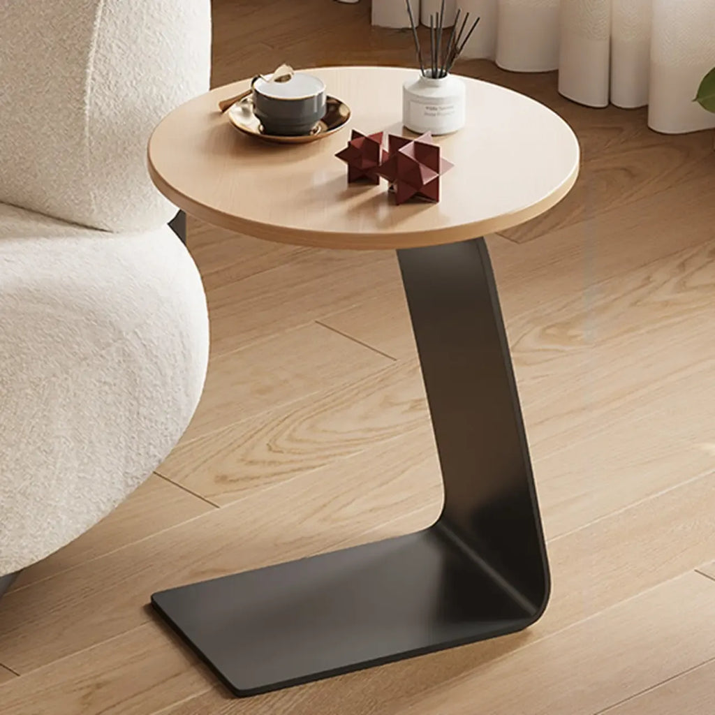 Tables d'appoint minimalistes rondes en bois en forme de C pour salon