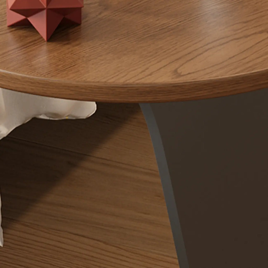 Tables d'appoint minimalistes rondes en bois en forme de C pour salon