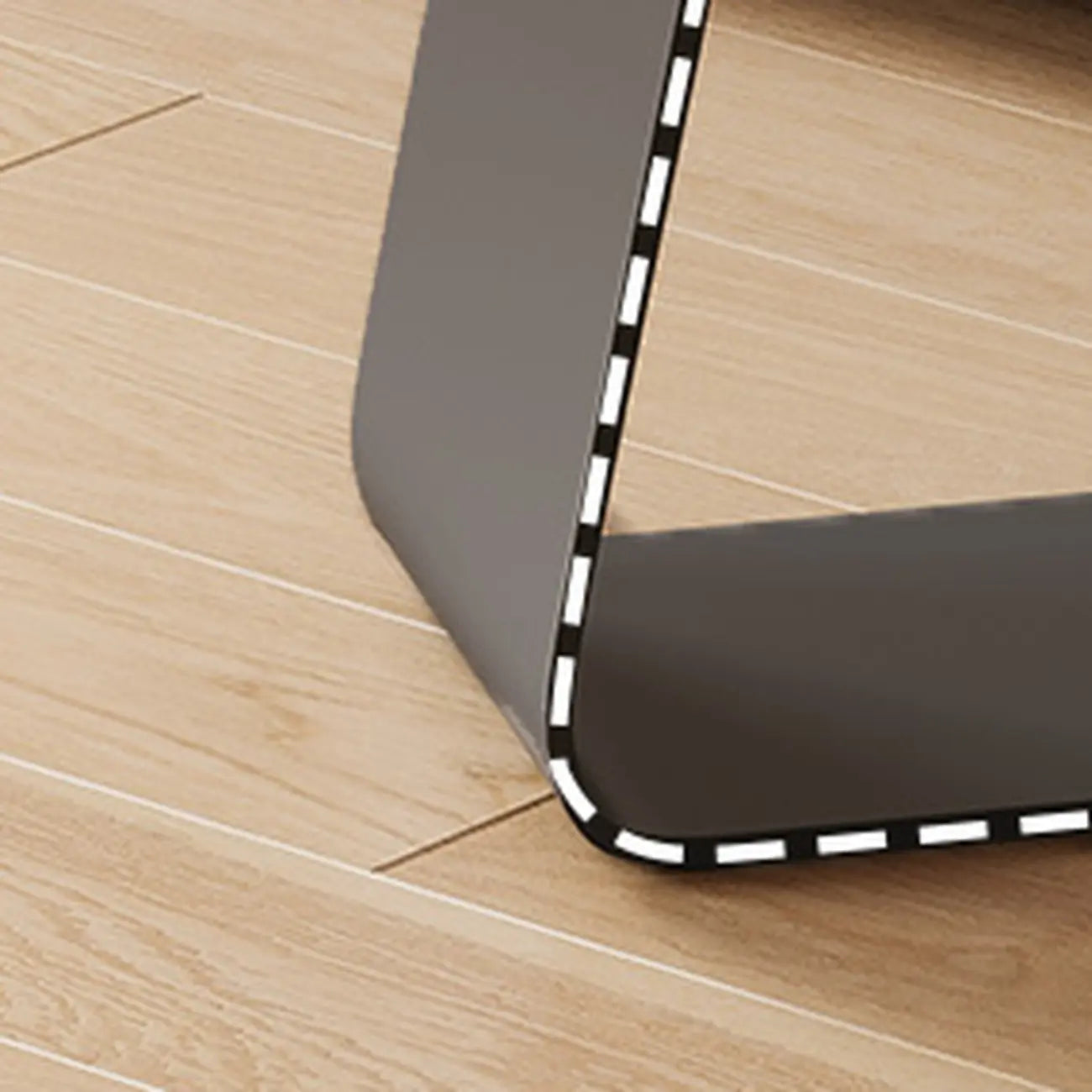 Tables d'appoint minimalistes rondes en bois en forme de C pour salon