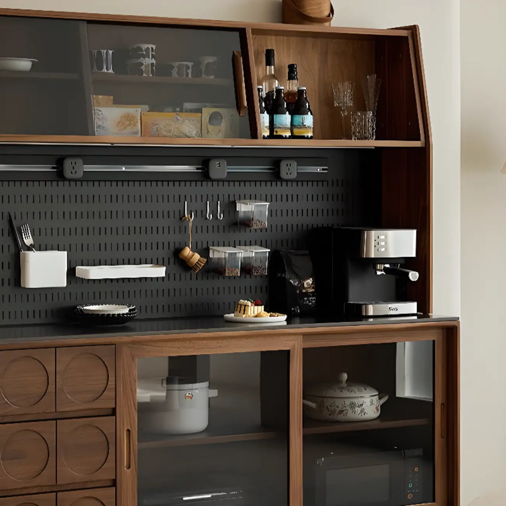 Buffet moderne en bois avec comptoir en pierre et portes coulissantes