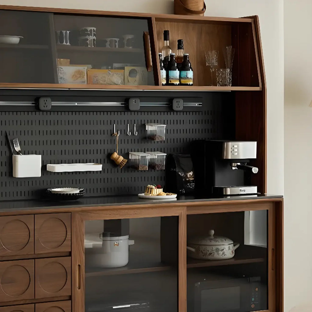 Buffet moderne en bois avec comptoir en pierre et portes coulissantes
