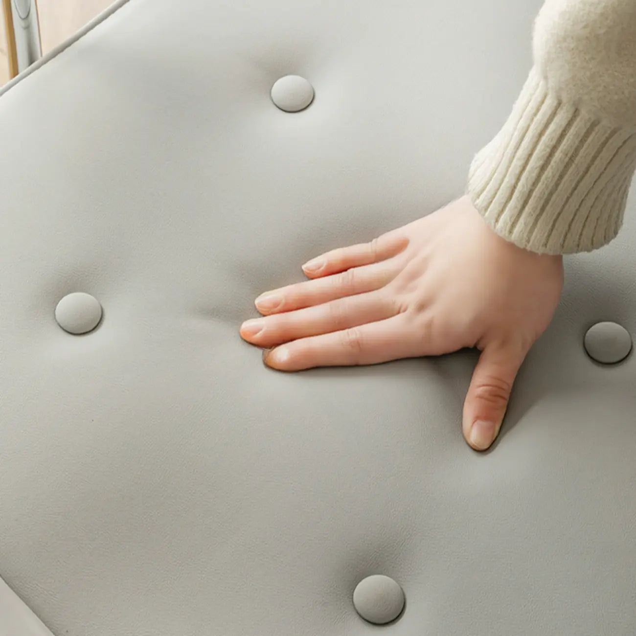 Fauteuil de bureau pivotant moderne en cuir avec accoudoirs