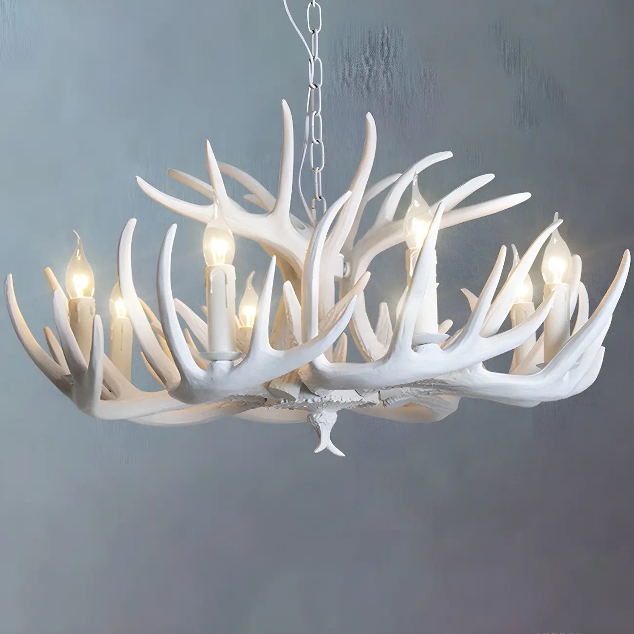 Lustre candélabre rustique unique en résine avec bois de cerf