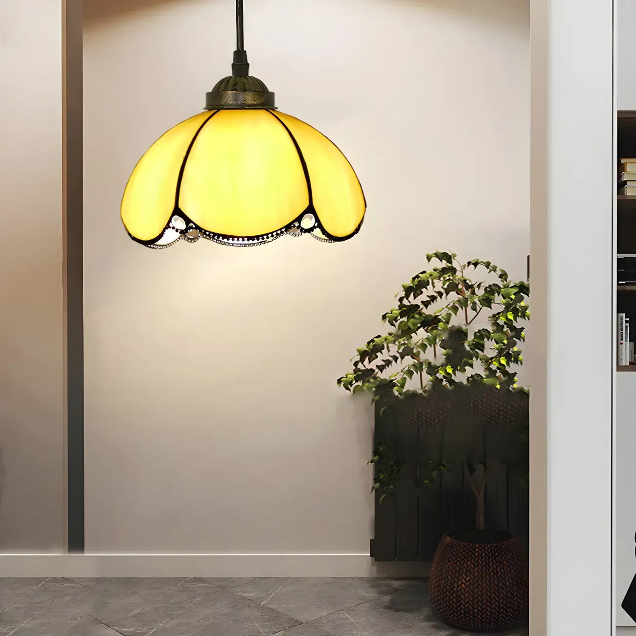 Suspension en rotin et vitrail Tiffany