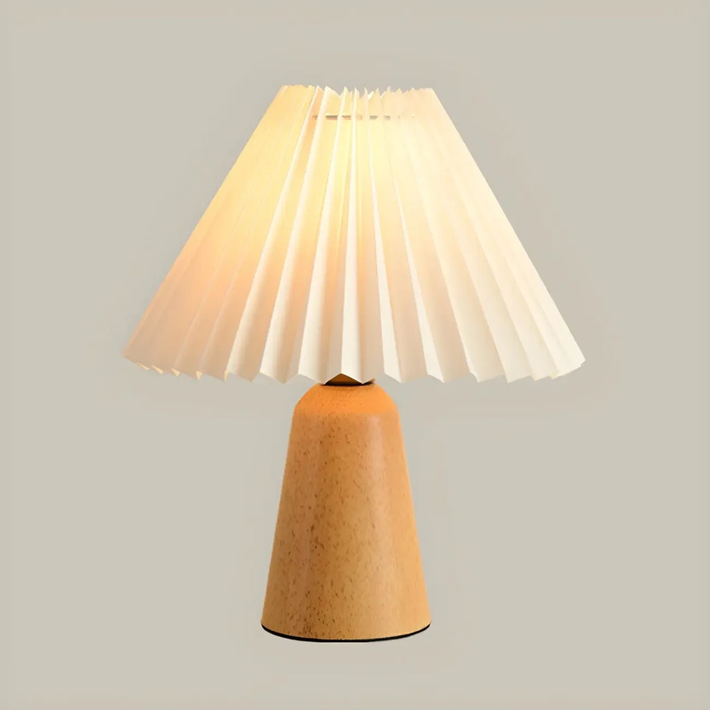 Lampe de table en bois massif beige nordique avec abat-jour conique en plastique et abat-jour conique.