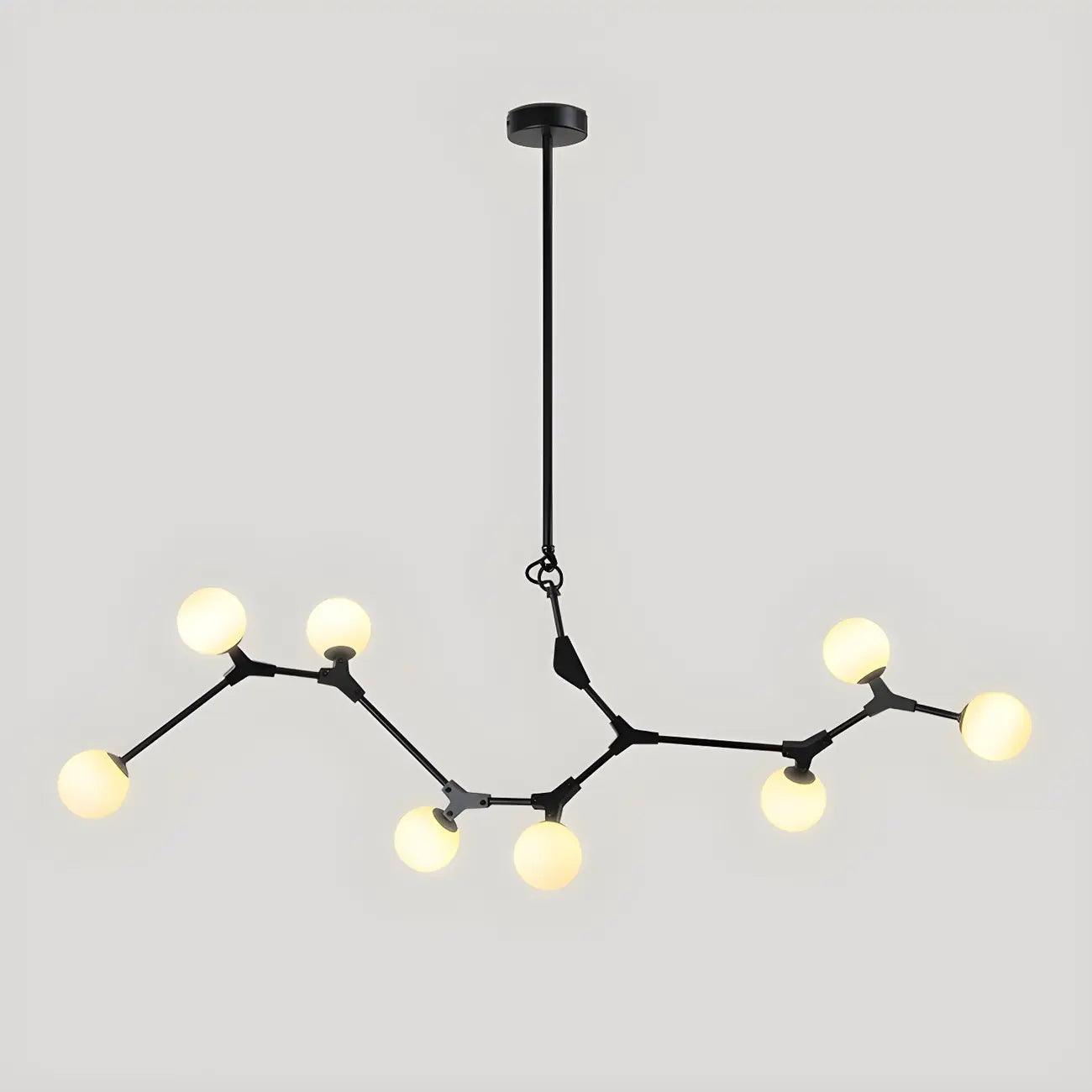 Lustre moderne à 8 lumières avec globe et branches noires, style îlot.