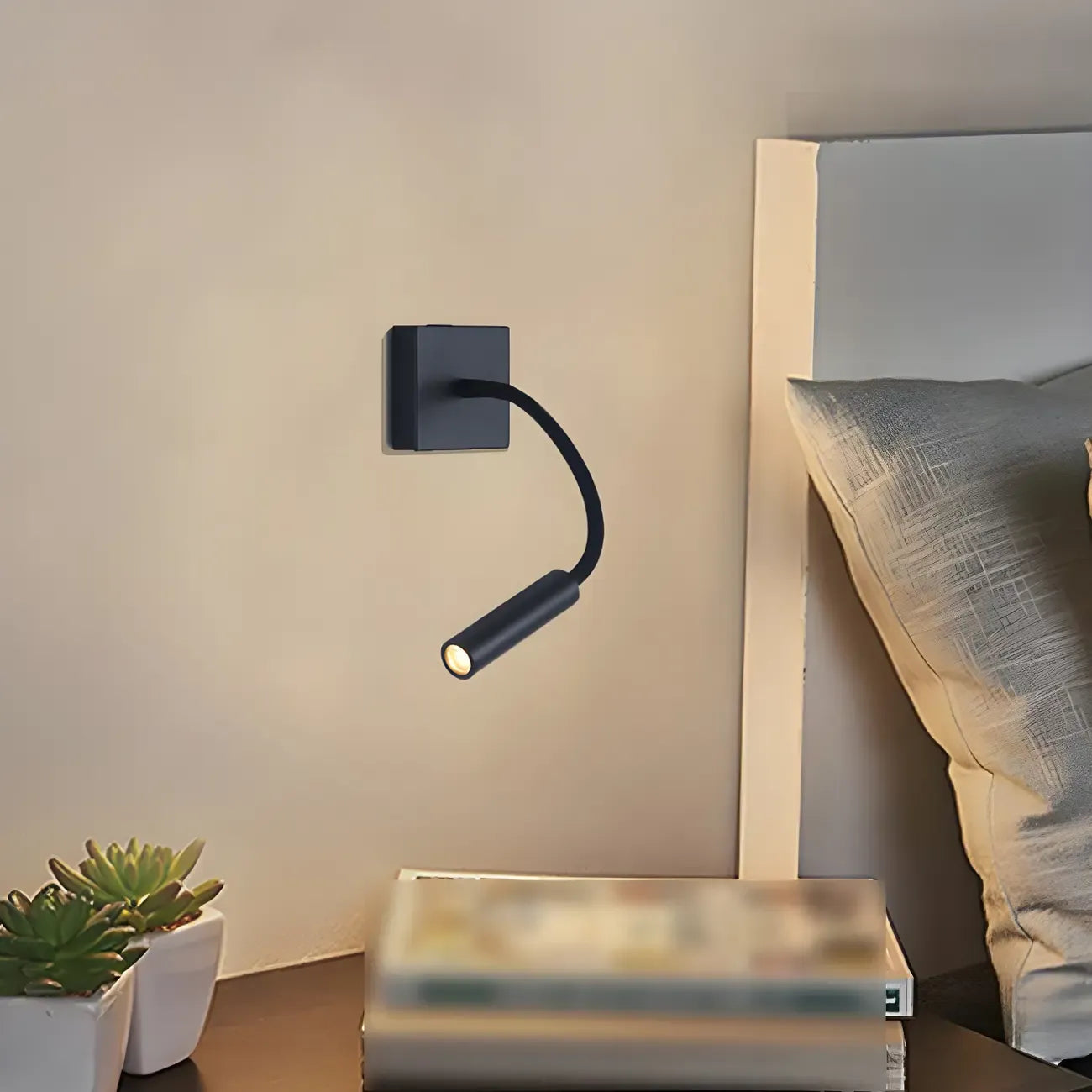 Applique murale LED moderne et réglable pour la lecture dans la chambre