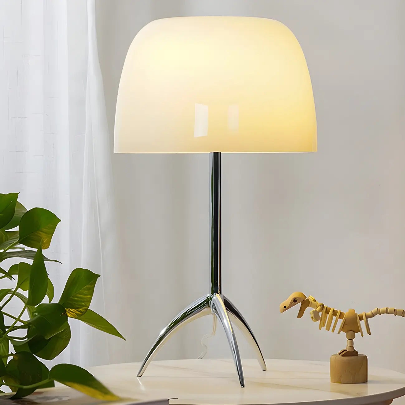 Lampe de table tripode nordique moderne en argent et verre, avec pied en métal