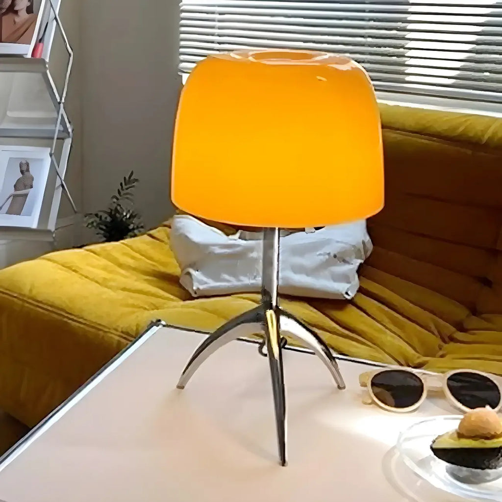 Lampe de table tripode nordique moderne en argent et verre, avec pied en métal