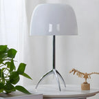 Lampe de table tripode nordique moderne en argent et verre, avec pied en métal