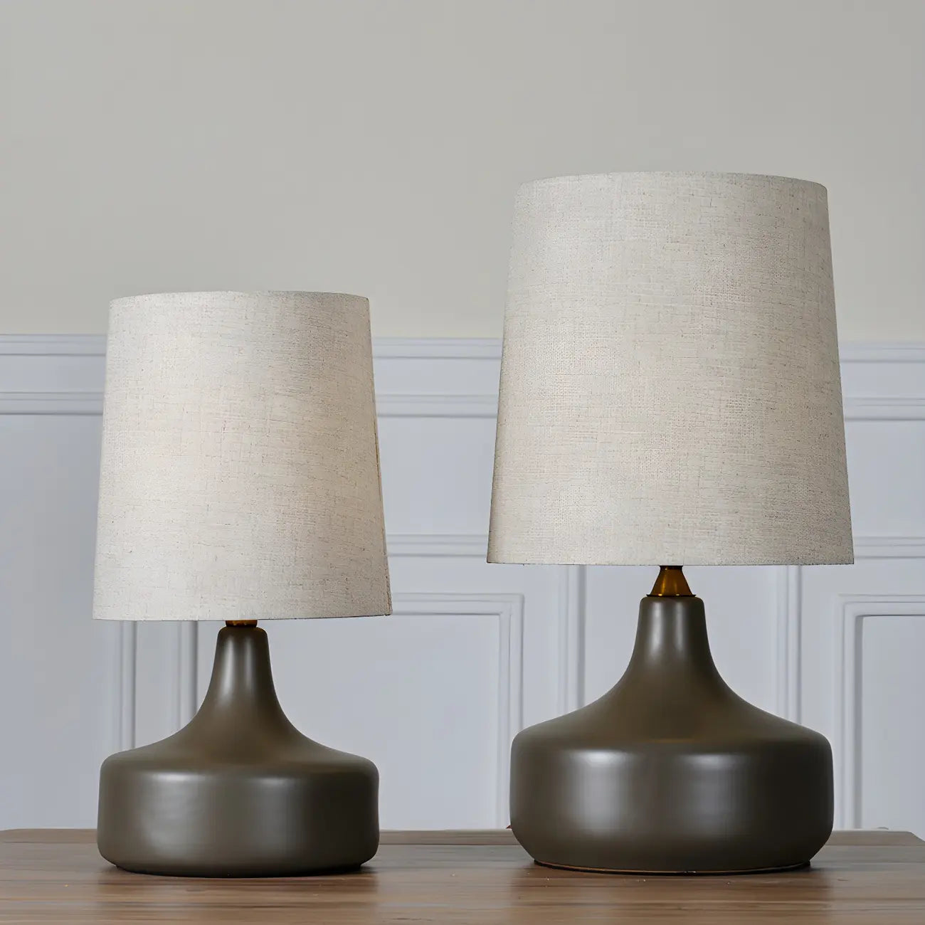 Lampe de chevet moderne en céramique en forme de tonneau avec abat-jour en lin