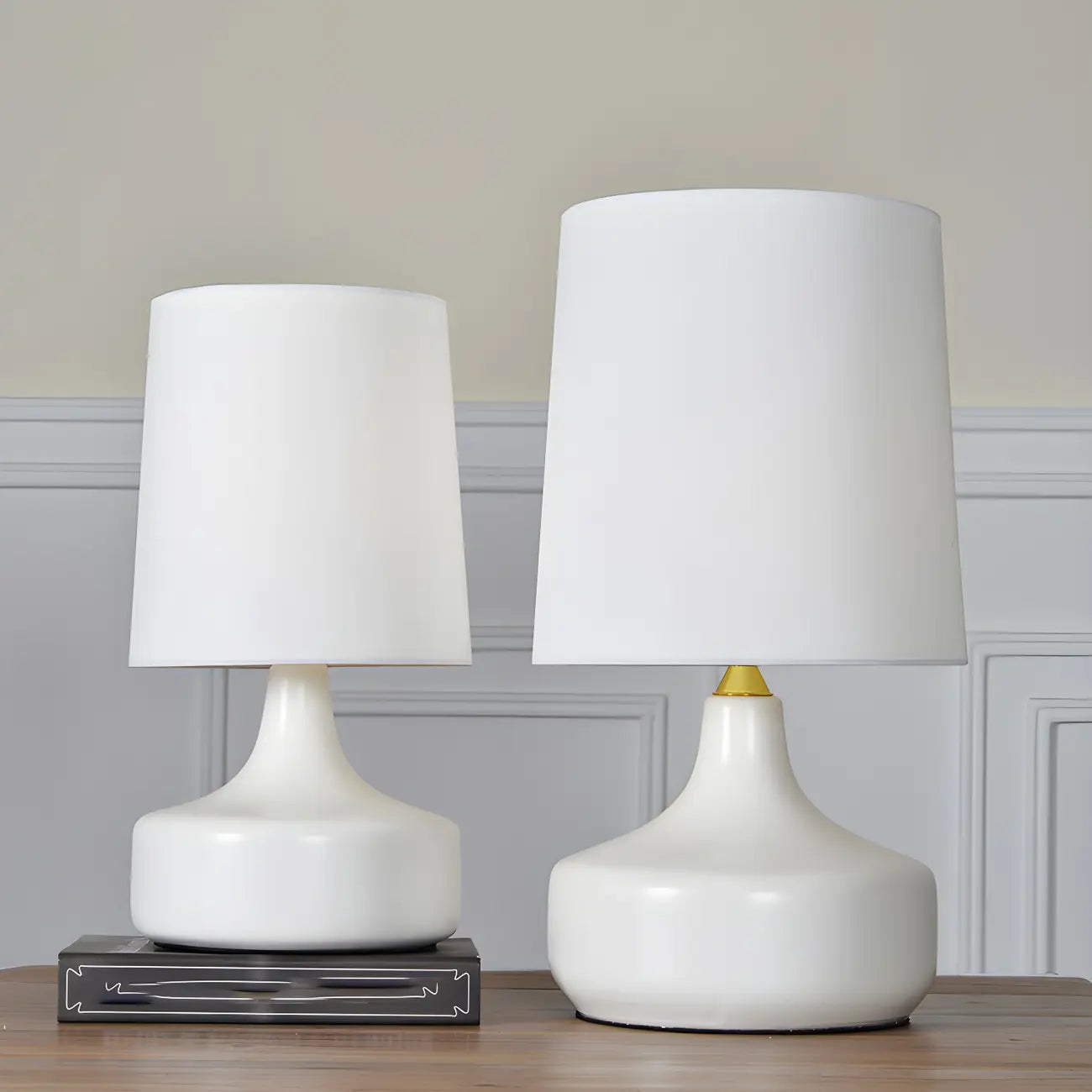 Lampe de chevet moderne en céramique en forme de tonneau avec abat-jour en lin
