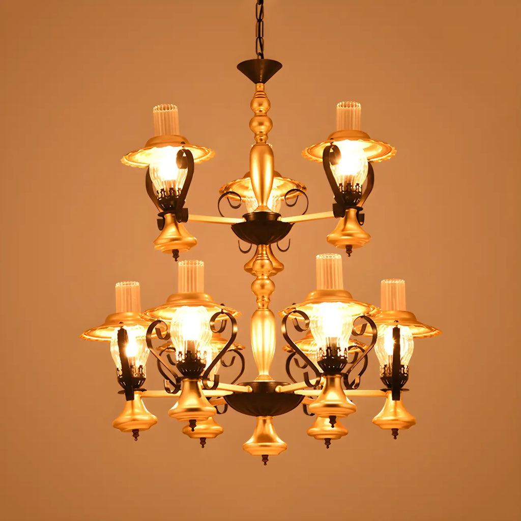 Lustre suspendu vintage en forme de lanterne dorée à 9 lumières, en verre côtelé transparent, avec un design à 2 niveaux.
