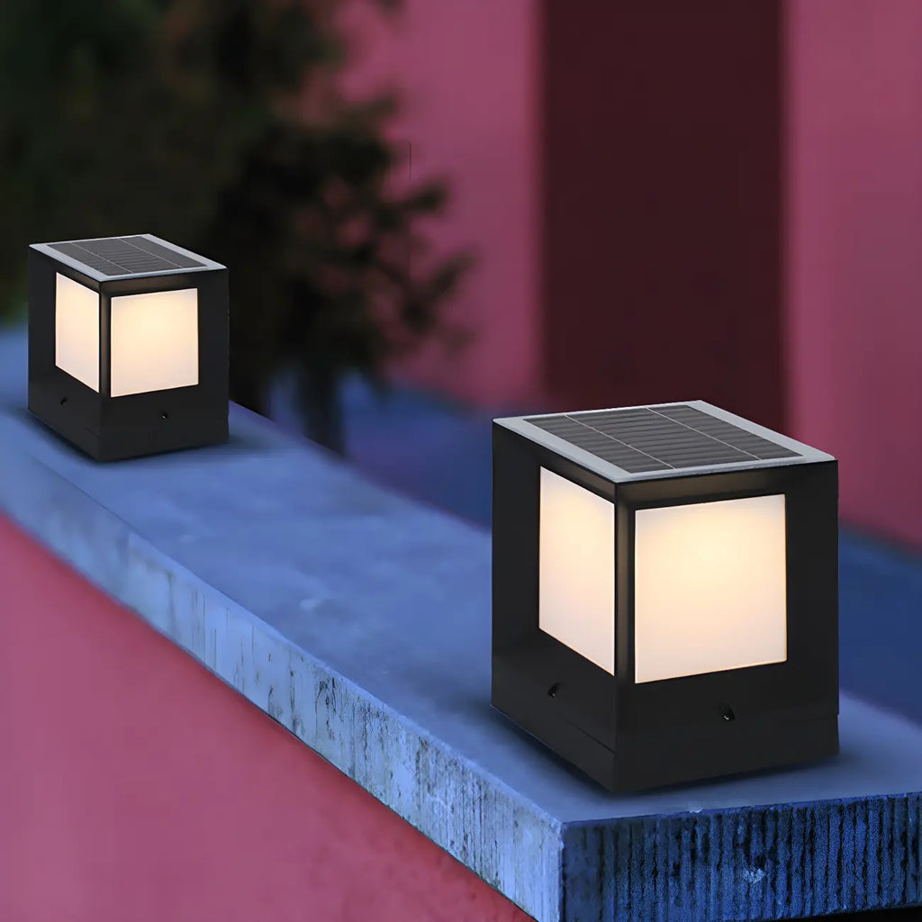 Lampe de poteau cubique en métal lisse et simple