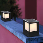 Lampe de poteau cubique en métal lisse et simple