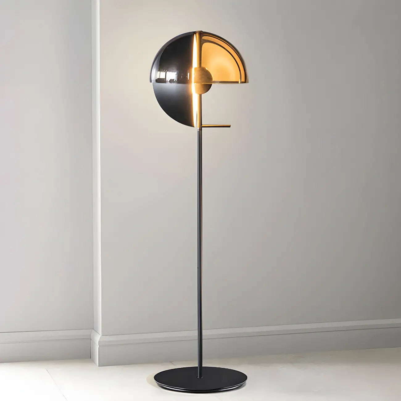 Lampadaire moderne en verre noir avec globe pour intérieur