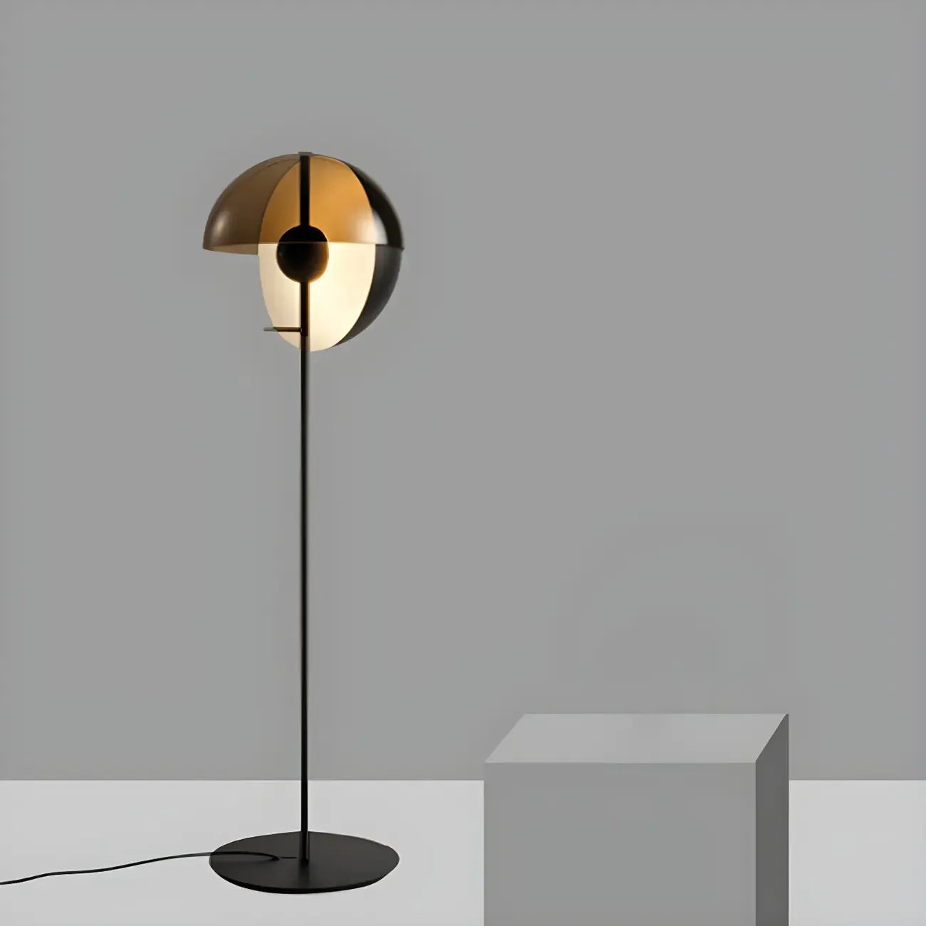 Lampadaire moderne en verre noir avec globe pour intérieur