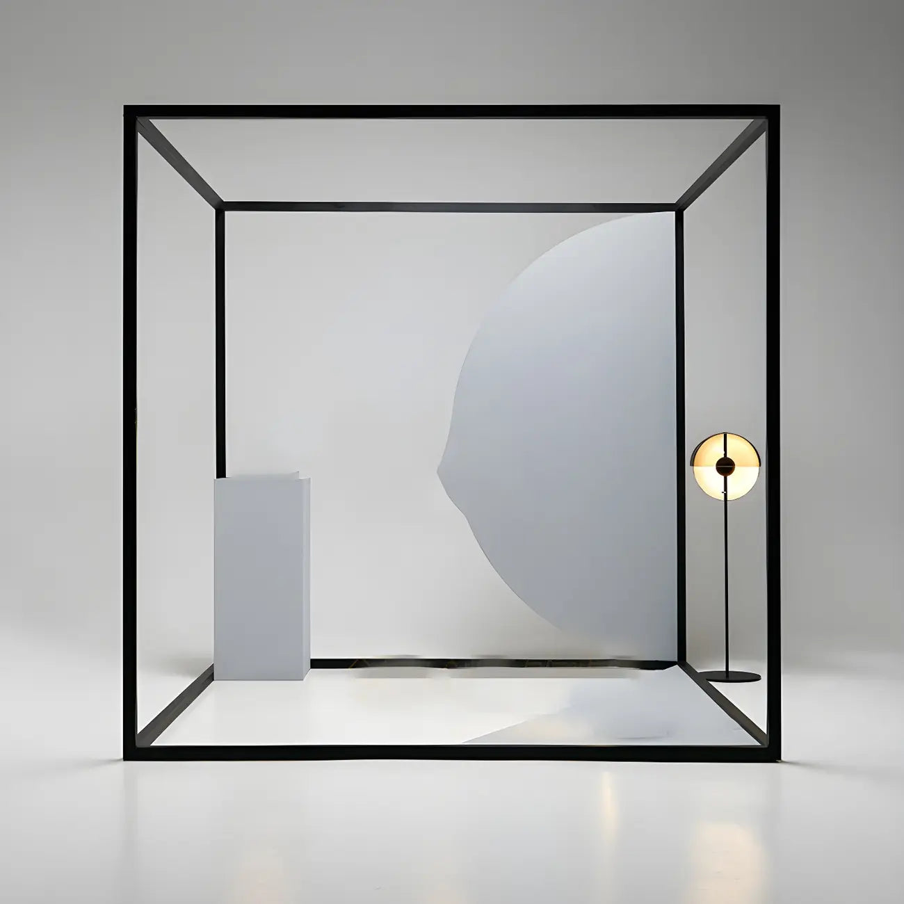 Lampadaire moderne en verre noir avec globe pour intérieur