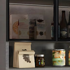 Vitrine suspendue en bois avec portes vitrées