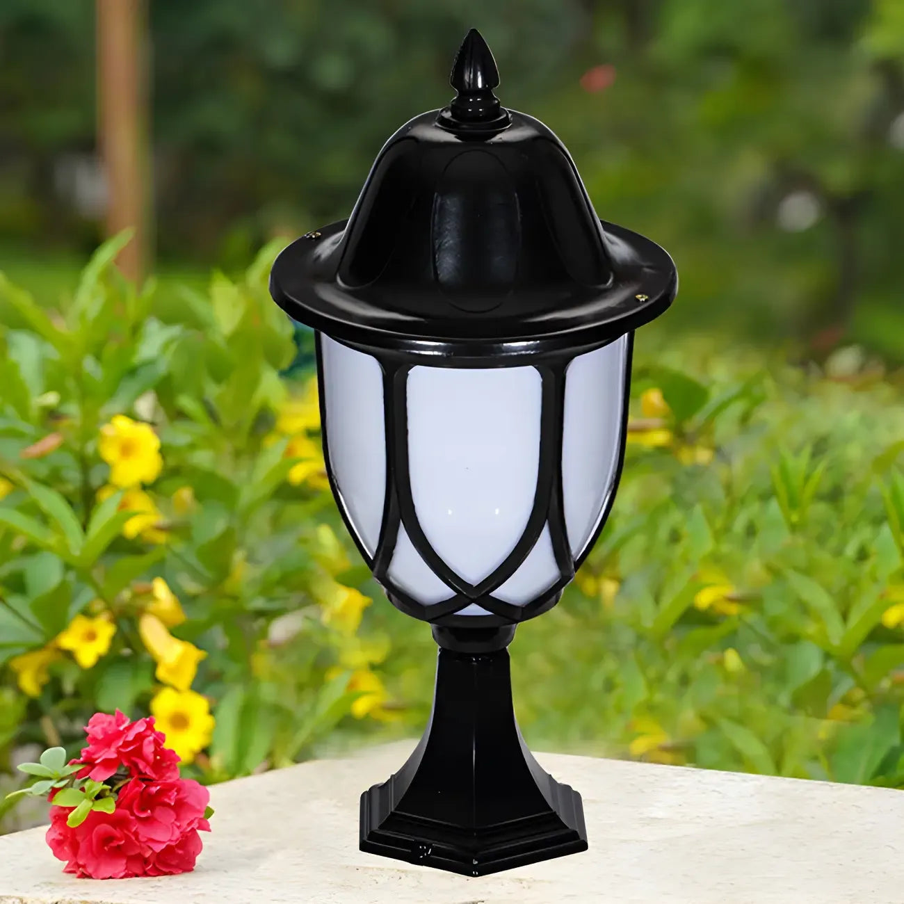 Lampadaires d'extérieur rétro en métal et verre noir