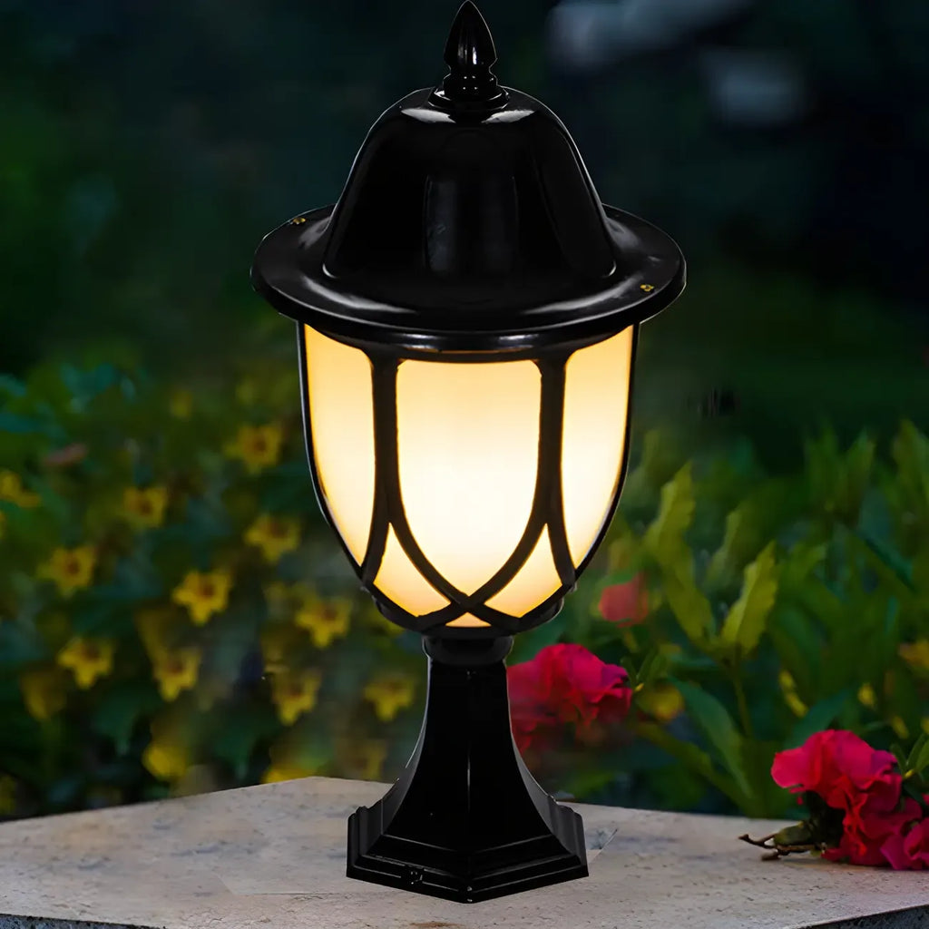 Lampadaires d'extérieur rétro en métal et verre noir