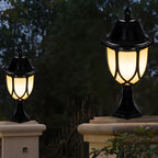 Lampadaires d'extérieur rétro en métal et verre noir