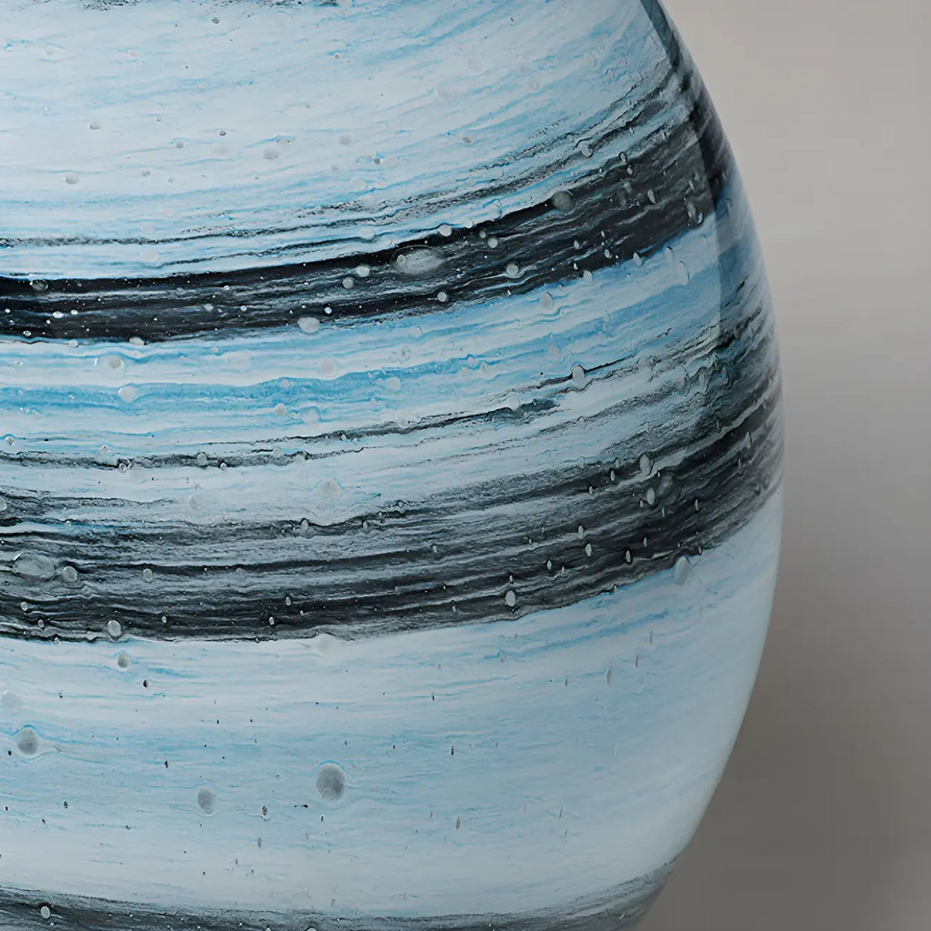 Abat-jour globe en verre jaune et bleu sur le thème des planètes pour lampadaire
