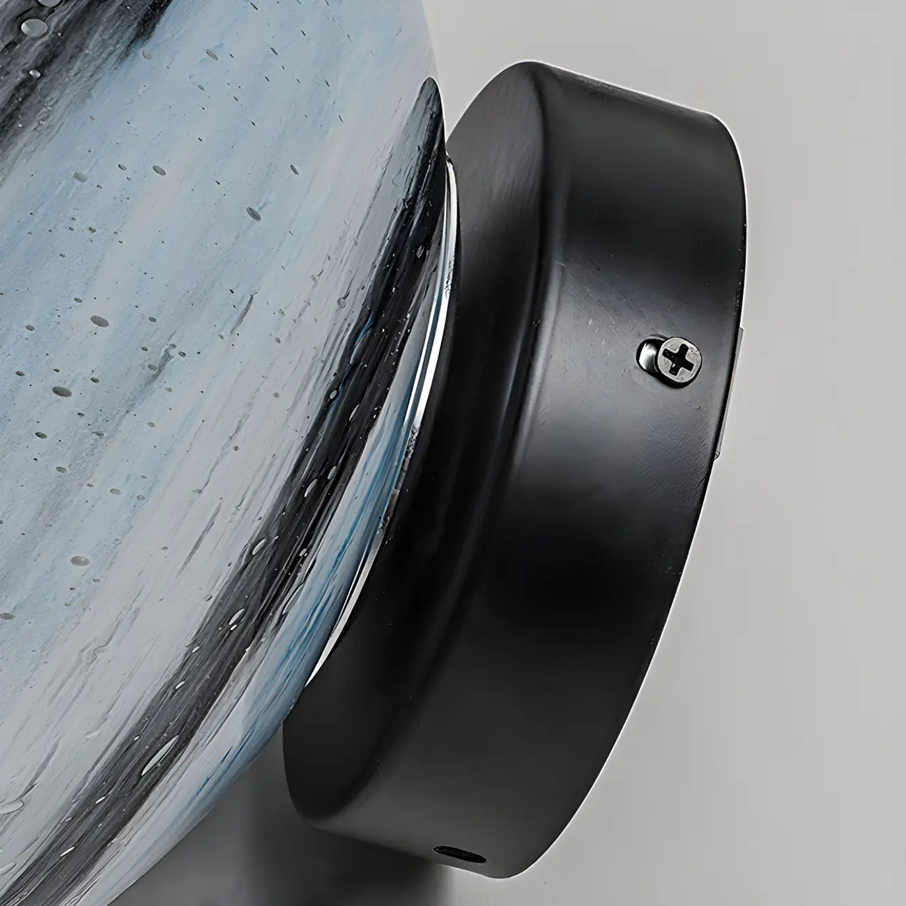 Abat-jour globe en verre jaune et bleu sur le thème des planètes pour lampadaire