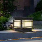Lampes solaires rectangulaires noires en métal pour poteaux d'extérieur